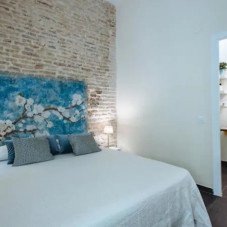 Cozy In House-palace With Private Patio Apartment *