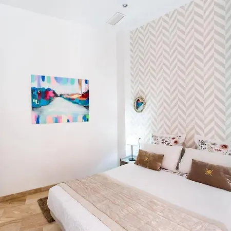 Cheap & Chic In The Center Of Apartment Seville