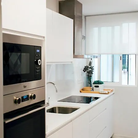Minty - 3bd Cathedral Apartment *