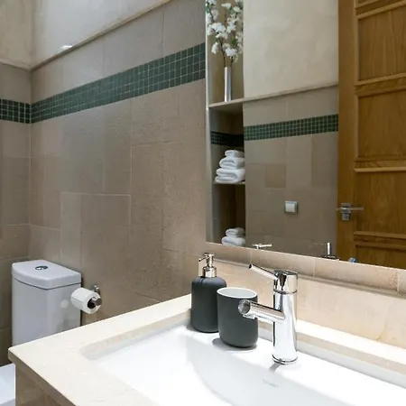 Apartment 2e Stylish Bright Downtown Azofaifo *