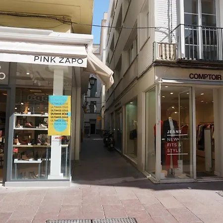 2e Stylish Bright Downtown Azofaifo