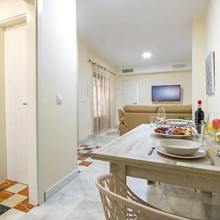 Charming Corners Romero Apartment