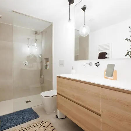 Pz Triana Amplio, Moderno Y Luminoso 2d 2b Apartment
