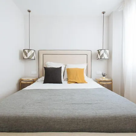 Apartment Pz Triana Amplio, Moderno Y Luminoso 2d 2b *