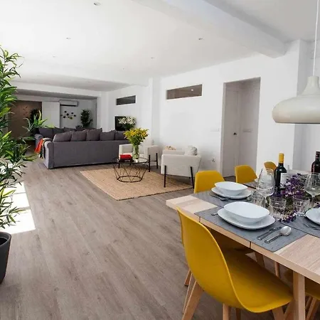 Isg Downtown Family Haven Free Parking Spot * Seville