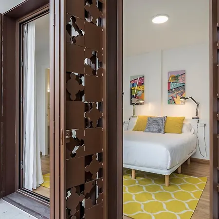 Pop Art, Duplex Coqueto En El Corazon De Seville