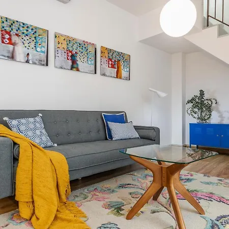 Pop Art, Duplex Coqueto En El Corazon De Sewilla