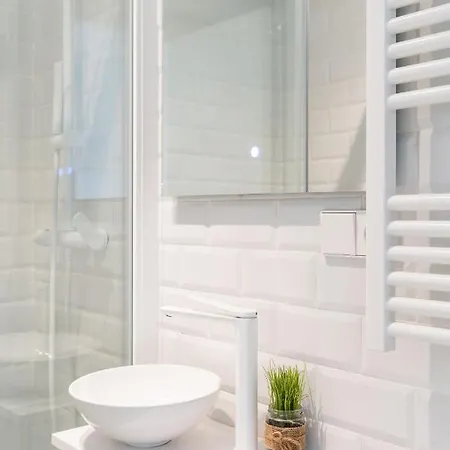 Behouse Campana Apartment Seville