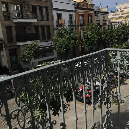 San Jorge Triana Apartment
