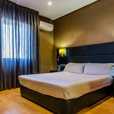 Virgen De Los Reyes Hotel