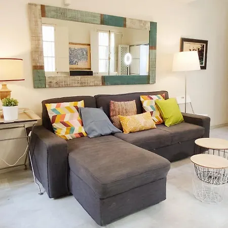 Homeyseville-bright At Santa Cruz 4 Pax, Parking Optional Seville