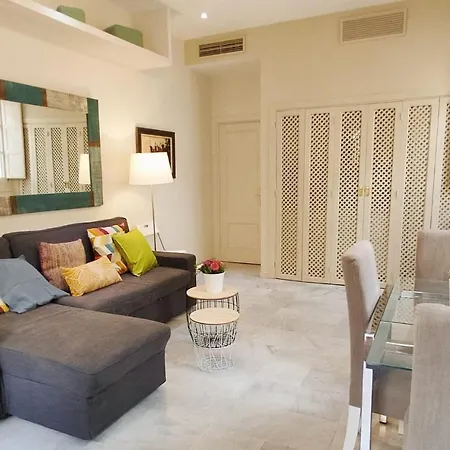 Homeyseville-bright At Santa Cruz 4 Pax, Parking Optional Apartment *