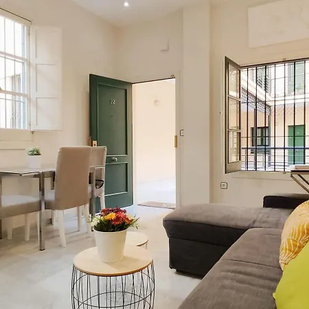 Apartment Homeyseville-bright At Santa Cruz 4 Pax, Parking Optional