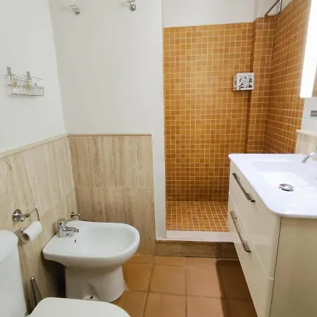 Apartment Homeyseville-bright At Santa Cruz 4 Pax, Parking Optional *