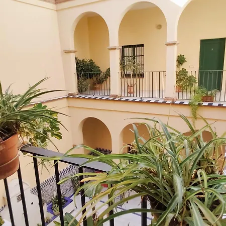 Apartment Homeyseville-bright At Santa Cruz 4 Pax, Parking Optional Seville