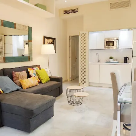 Homeyseville-bright At Santa Cruz 4 Pax, Parking Optional * Seville