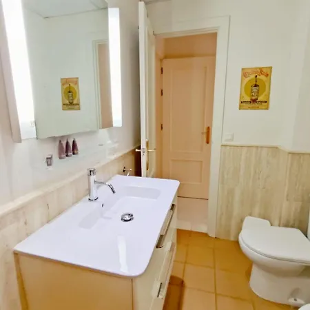 Apartment Homeyseville-bright At Santa Cruz 4 Pax, Parking Optional