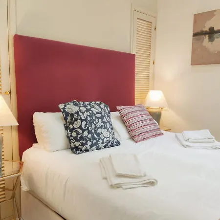 Apartment Homeyseville-bright At Santa Cruz 4 Pax, Parking Optional
