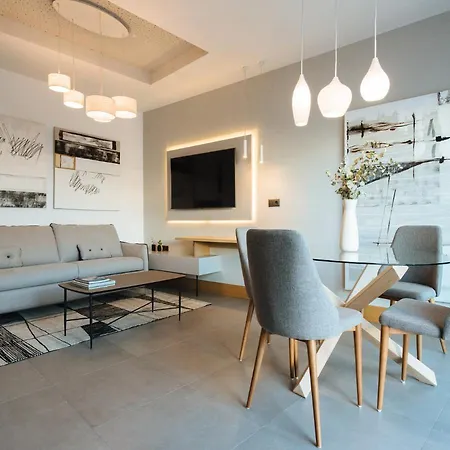 Guadalupe 15 By Magno - Penthouse With Private Solarium & Jacuzzi