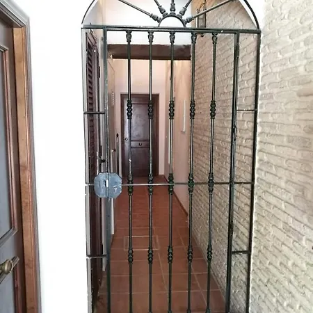 Apartman Trianabridgeviews Atico Con Vistas Al Puente De Triana Calle Castilla 38 *