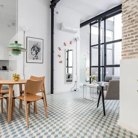 Apartment Pop Art, Alameda De Hercules,loft Casco Antiguo *