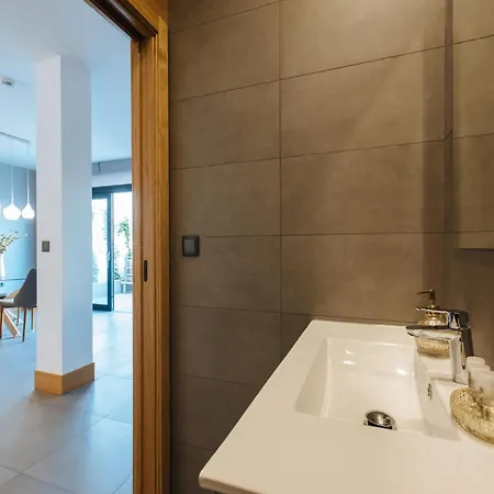 Guadalupe 15 By Magno - Penthouse With Private Solarium & Jacuzzi *