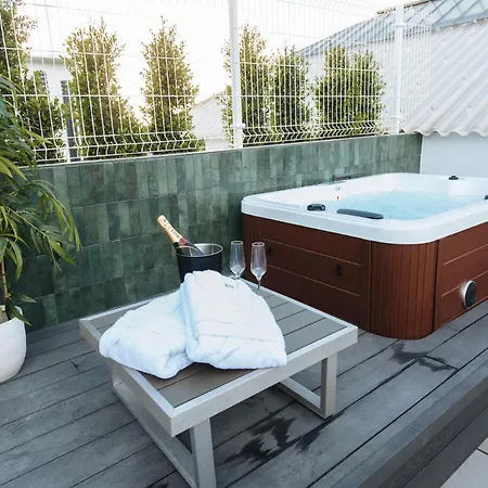 Guadalupe 15 By Magno - Penthouse With Private Solarium & Jacuzzi Apartment *