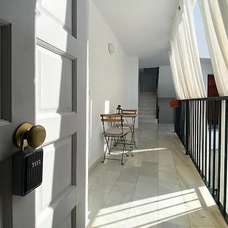 Center - Aloha Apartment