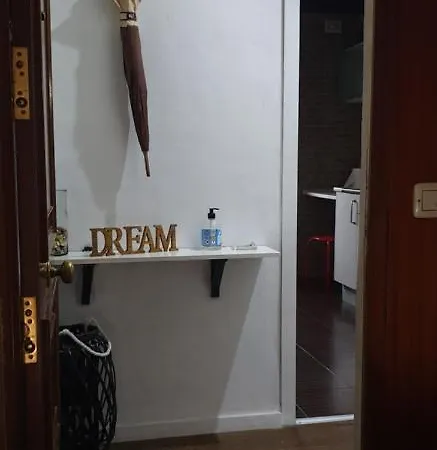 Apartment ,piso Completo En Buena Zona,wifi Y Aparcamiento Seville