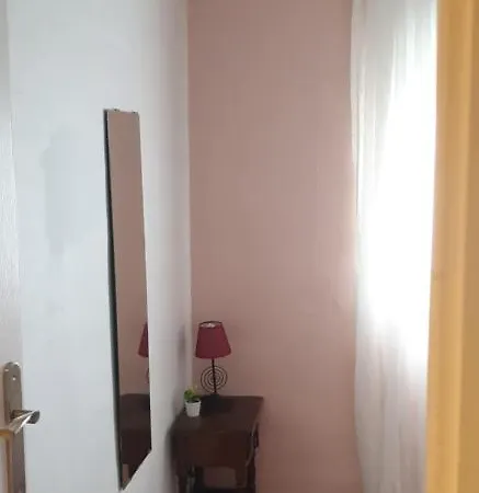 Apartment ,piso Completo En Buena Zona,wifi Y Aparcamiento