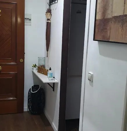 Apartment ,piso Completo En Buena Zona,wifi Y Aparcamiento Seville