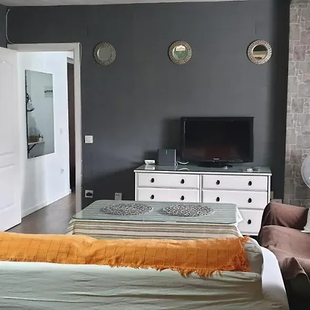 Apartment ,piso Completo En Buena Zona,wifi Y Aparcamiento Seville
