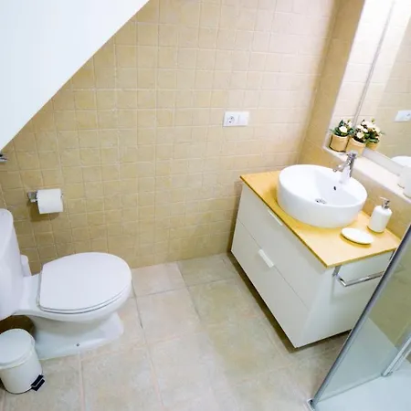 Rentalsevilla Escuelas Pias Apartment Seville