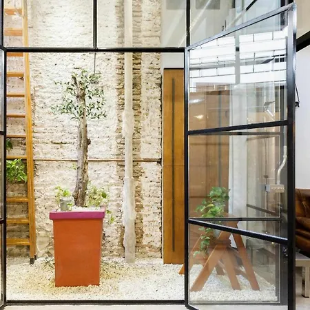 Monkeys Luxury Metaloft Apartment Seville
