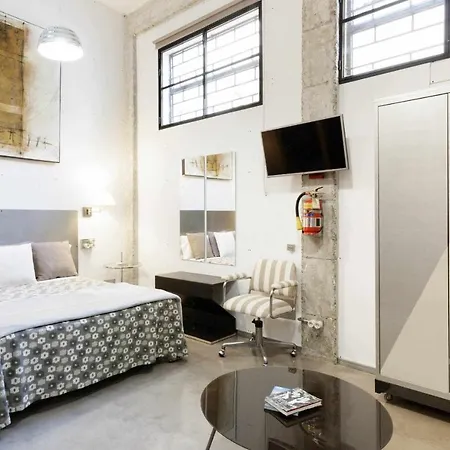 Apartment Monkeys Luxury Metaloft