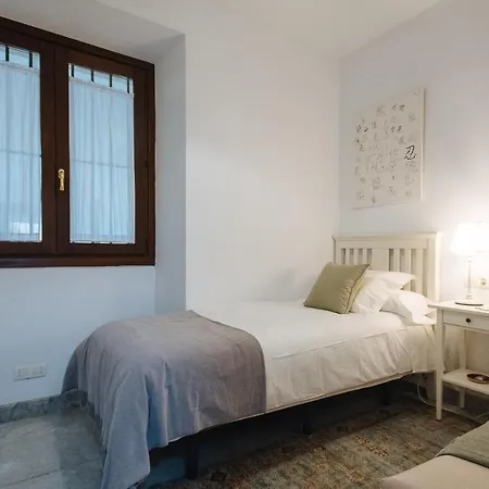 Apartment In Former Monastery With Patio In City Centre Free Parking Seville