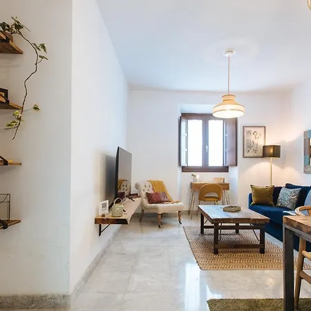 Apartment In Former Monastery With Patio In City Centre Free Parking Sevilla