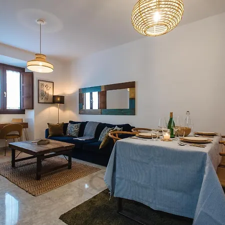 Apartment Apartment In Former Monastery With Patio In City Centre Free Parking *