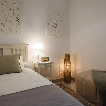 Apartment In Former Monastery With Patio In City Centre Free Parking *