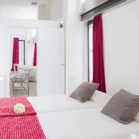 Apartamento A Estrenar Frente A La Plaza De Espana