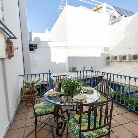 Patio Asiatico En El Centro De Apartment