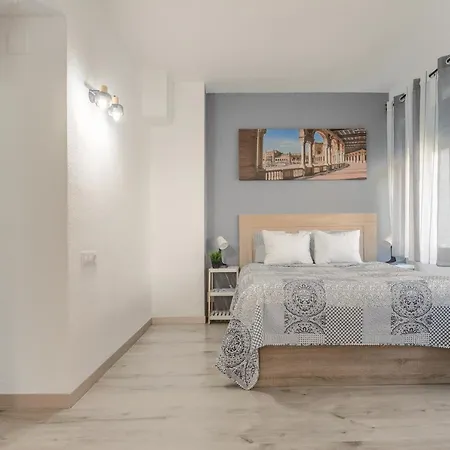 213 Hispalis Triana Apartment
