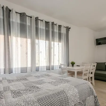 213 Hispalis Triana Apartment *