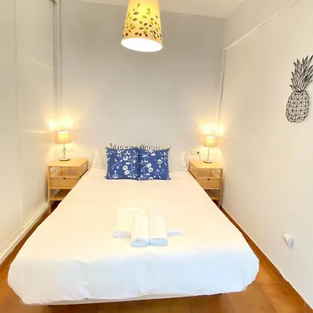 Comfortable Old Town, Parking Optional Apartment