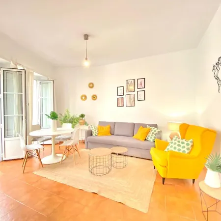 Comfortable Old Town, Parking Optional Apartment Seville