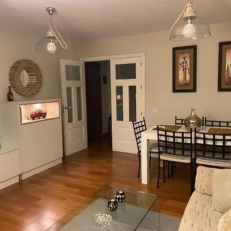 Apartment En Luis Montoto, Nervion. Centrico