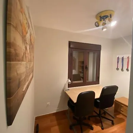 Apartment En Luis Montoto, Nervion. Centrico