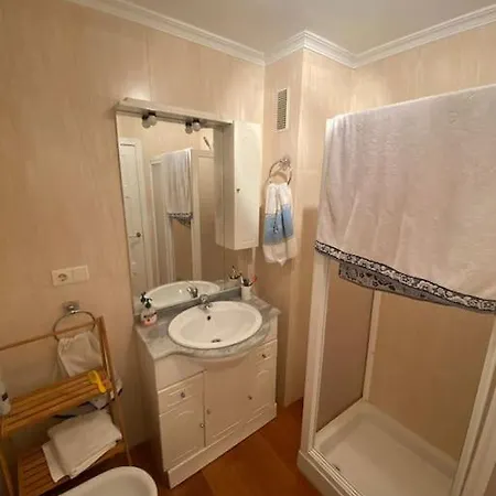 Apartment En Luis Montoto, Nervion. Centrico *
