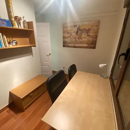 Apartment En Luis Montoto, Nervion. Centrico *