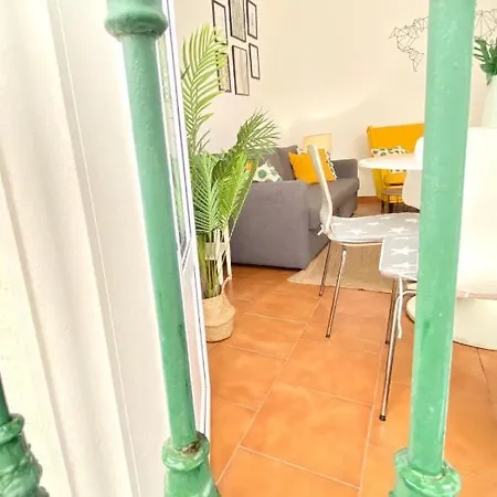 Comfortable Old Town, Parking Optional Apartment Seville